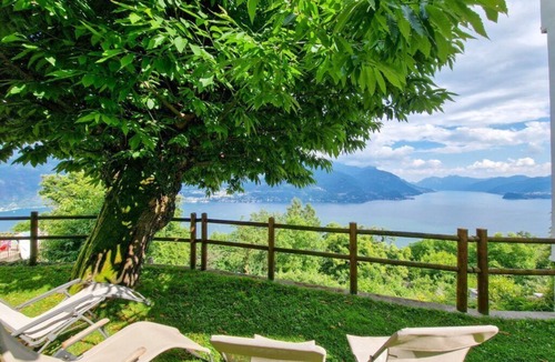 Semnago-San Martino House | Charming And Stunning Balcony On Como Lake