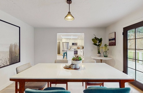 Anderson Island House | Charming Anderson Island home with fireplace, deck, family-friendly amenities