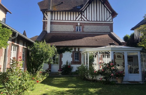 Houlgate Villa | Charming Anglo-Norman villa in Houlgate - 3 minutes from the beach (sleeps 8)