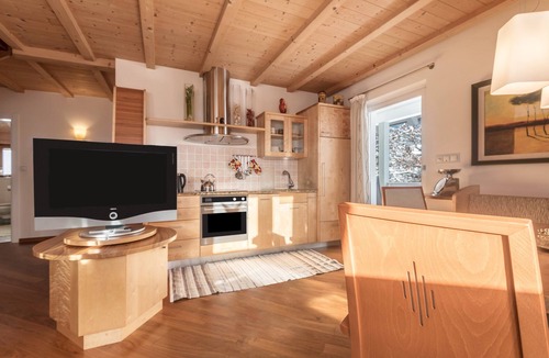 Collalbo Apartment | Charming Apartment "Steppe" in Villa Anina with Pool