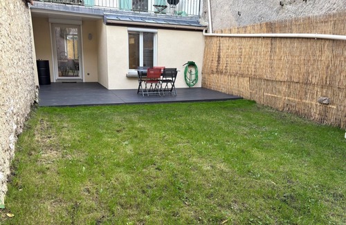 Brie-Comte-Robert Apartment | Charming apartment with terrace/garden in the center of town