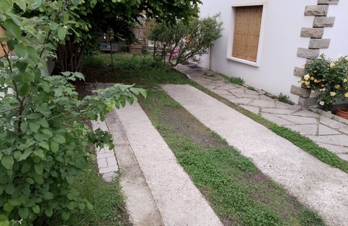 Vallieres Apartment | Charming apartment/terrace in the center of town