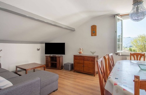 Urrugne Apartment | Charming apartment 15min from St Jean with garden