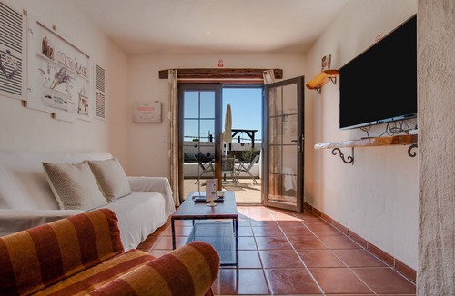 La Asomada Apartment | Charming Apartment "2" with Terrace, Community Pool & Wi-Fi
