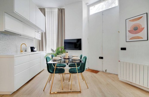 Quartier de Rochechouart Apartment | Charming apartment - 2BR/4P - Rochechouart
