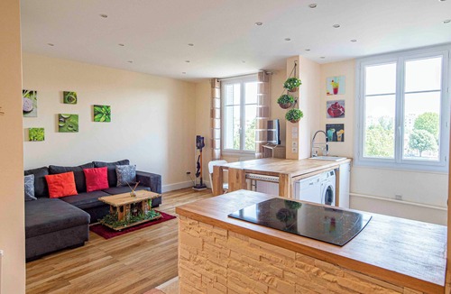 Feuillat Desgenettes Apartment | Charming apartment - 4P