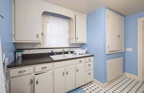 Fort Wayne Apartment | Charming Apartment by Lakeside Park | Garden Views