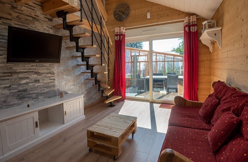 Larringes Apartment | Charming apartment between lake and mountains with terrace