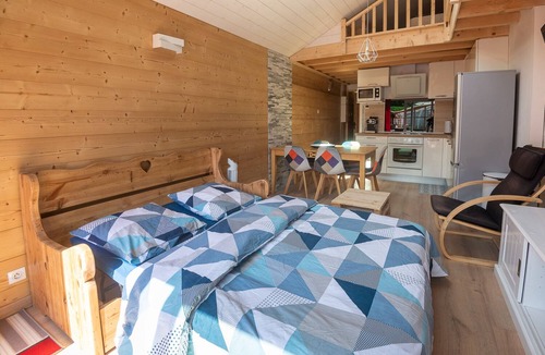 Larringes Apartment | Charming apartment between lake and mountains with terrace