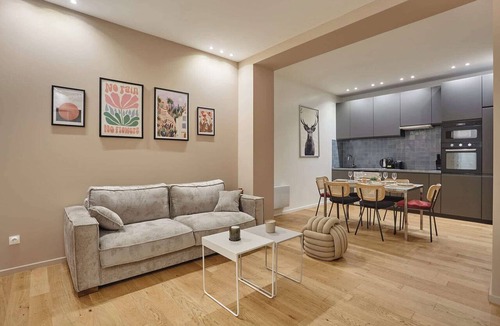 Saint-Vincent-de-Paul Apartment | Charming apartment - Center of Paris