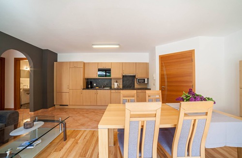 Planol Apartment | Charming Apartment “Ferienwohnung Terrasse” with Mountain View & Terrace; Parking Available