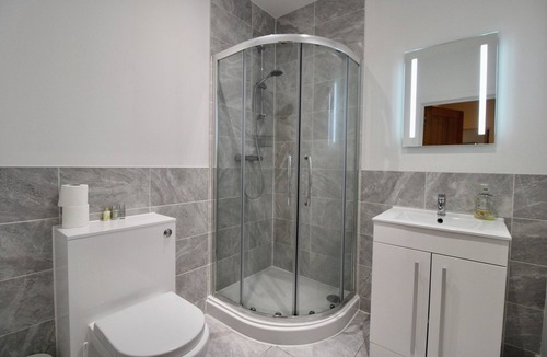Basingstoke Apartment | Charming apartment with courtyard garden
