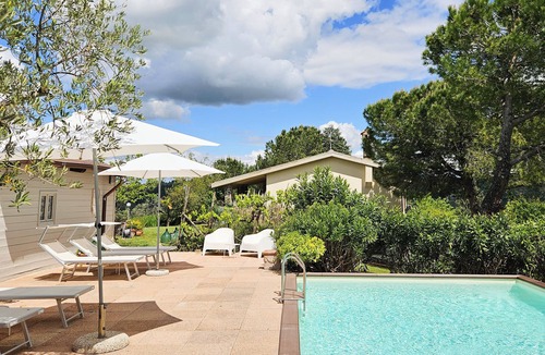 Empoli Apartment | Charming apartment in country house with shared pool garden with stunning views