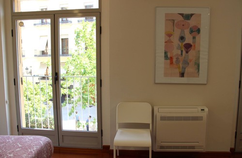 Sant Francesc Apartment | Charming apartment in the center of Valencia with views of the Cathedral.