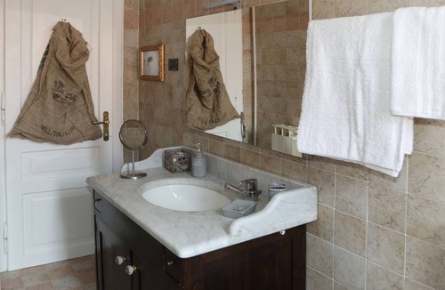 Barriera Vecchia-San Giacomo Apartment | Charming apartment in the city center