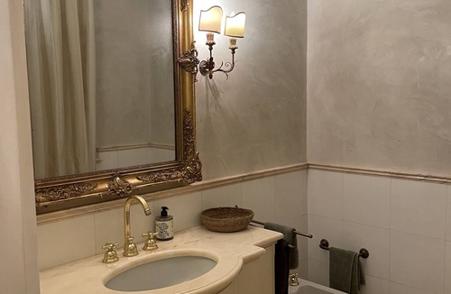 Old Town Bed & Breakfast | Charming apartment in Piazza Grande Modena