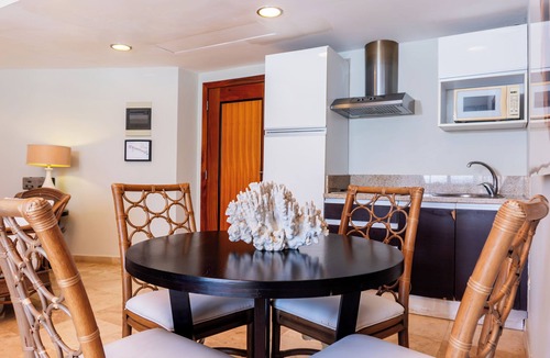 Puerto Bahia Apartment | Charming Apartment in Puerto Bahía The Bannister with Balcony and Sea View.