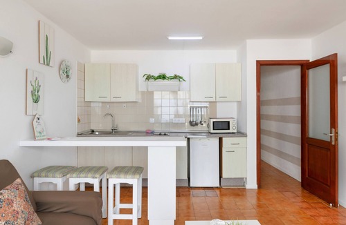 Los Mojones Apartment | Charming Apartment "La Florida" with Pool, Balcony, Ocean View & Wi-Fi