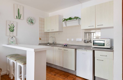 Los Mojones Apartment | Charming Apartment "La Florida" with Pool, Balcony, Ocean View & Wi-Fi