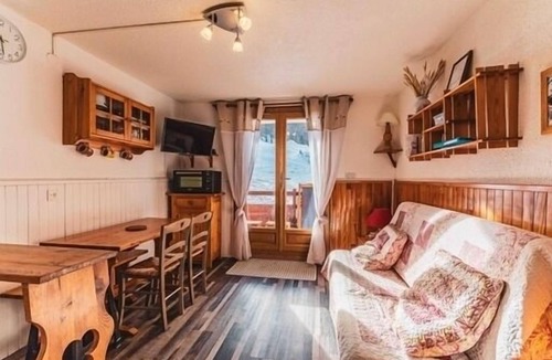 Risoul Apartment | Charming apartment on the slopes (swimming pool and private tennis court in summer)