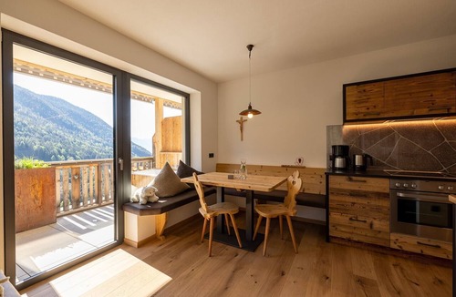 Collepietra Apartment | Charming Apartment “Sonnleiten Sonnenalm” with Mountain View