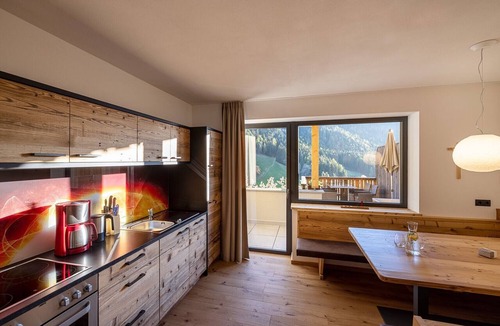 Collepietra Apartment | Charming Apartment “Sonnleiten Sonne Mond u Sterne” with Mountain View