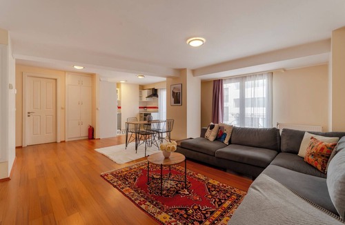 Karakoy Apartment | Charming apartment with AC in vibrant Istanbul