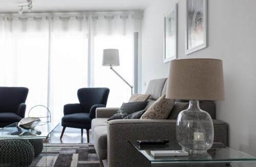 Parque das Nacoes Apartment | Charming Apartment with Balcony & Pool
