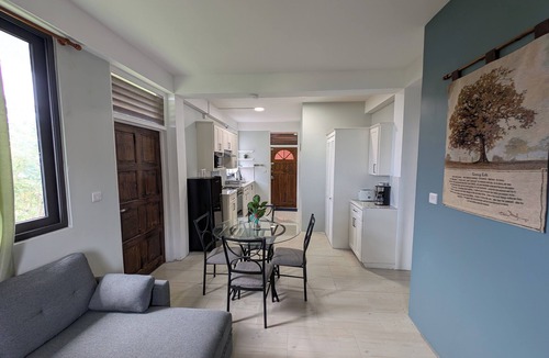 Mero Apartment | Charming apartment with spectacular sunset views and short trip to the beach.