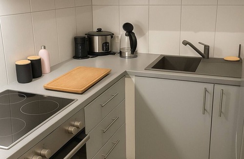 Bonn Apartment | Charming apartment with terrace and parking space near the Rhine and Bonn city center