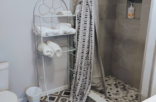 Ithaca Apartment | Charming apartment with WiFi and AC in delightful country setting