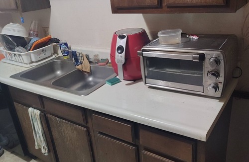 Bedford Apartment | Charming apartment with AC in the heart of Toledo