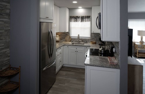 Golden Beach Apartment | Charming Apartment With Private Beach Access in Venice, FL