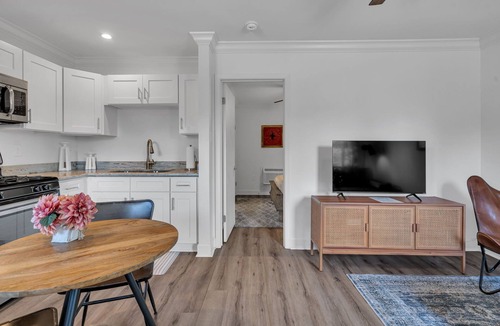 Faubourg Livaudais Apartment | Charming Apt Close to the Garden District, Wi-Fi, Off-Street Parking, and More!