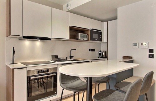 Grenelle Apartment | Charming apt with balcony near Champs de Mars, AC, elevator, insurance incl.