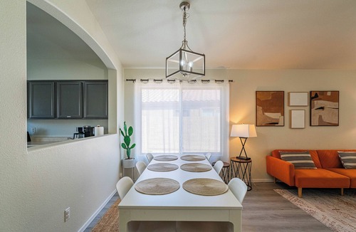 Sierra Verde at Arrowhead Ranch House | Charming Arrowhead House - 15 min to Stadium