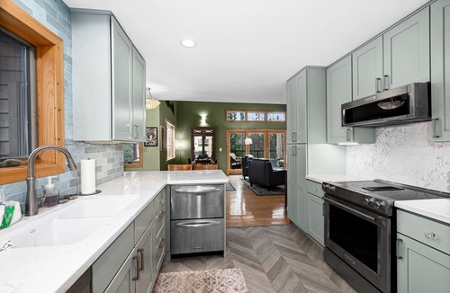 Grand Marais House | Charming Artistic Getaway! Fireplace, Arcade,Trail