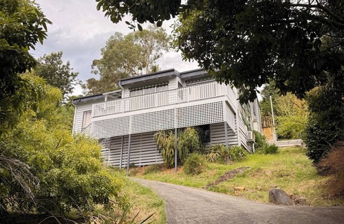 Upper Ferntree Gully House | Charming Hillside Home City Views and the 1000 Steps!