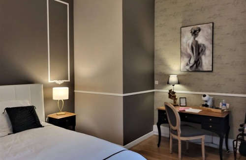 Cluis Bed & Breakfast | Charming B&B in a castle with garden and breakfast included