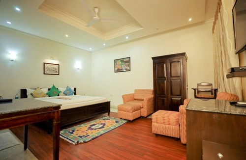Basai House | Charming B&B with WiFi and AC in Wise Villa Agra 2