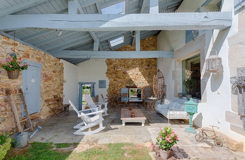 Saint-Pee-sur-Nivelle Apartment | Charming B&B and Gites a few minutes away from Saint-Jean-de-Luz and Biarritz
