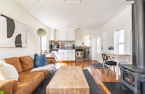 West Woodland Cottage | Charming Ballard Cottage Retreat with Cozy Fireplace