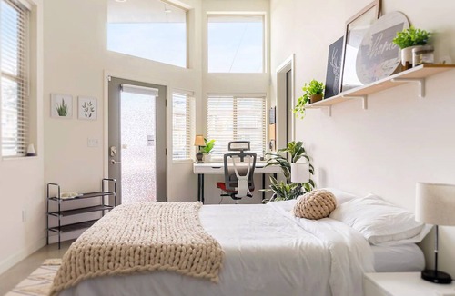 Whittier Heights Apartment | Charming Ballard studio with a movie projector