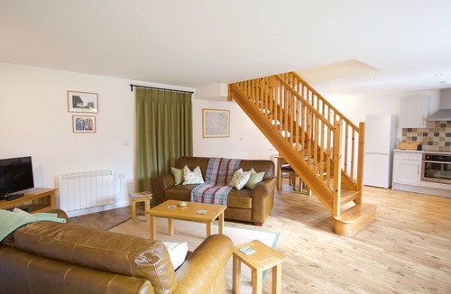 Hurdlow Cottage | Charming barn Conversion with 2 Bedrooms in beautiful Peak District countryside. Sleeps 4.