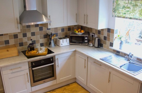 Hurdlow Cottage | Charming barn Conversion with 2 Bedrooms in beautiful Peak District countryside. Sleeps 4.