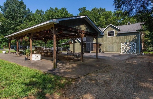 Catharpin House | Charming Barn House