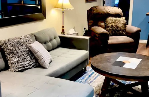 Peterborough Apartment | Charming Basement Apartment