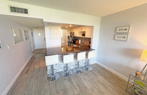 Islamorada Condo | Charming Bayside 2 bed, 2 bath Condo at Futura in Islamorada WiFi, Pool, Dockage