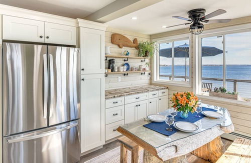 Bristol Cottage | Charming Bayside Cottage with Dock