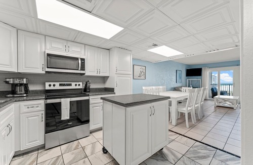 Panama City Beach Condo | Charming beach getaway with stunning ocean views